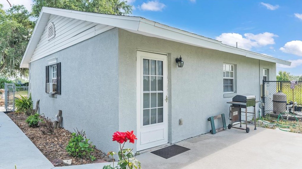 408 Holloway Rd, Plant City FL  33567-2608 exterior