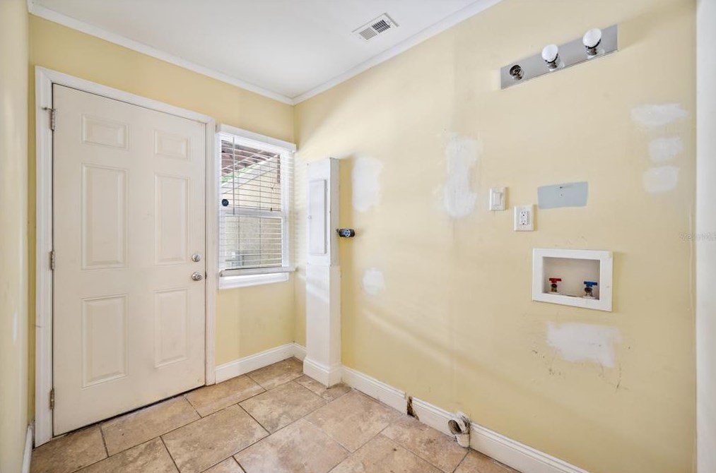 312 Burbank Ave, Lakeland FL  33801-2411 exterior