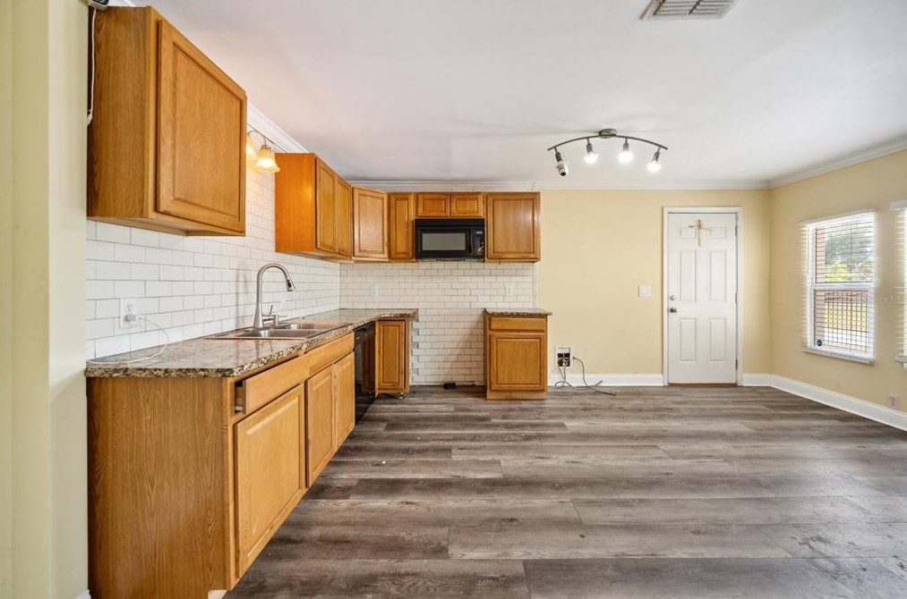 312 Burbank Ave, Lakeland FL  33801-2411 exterior