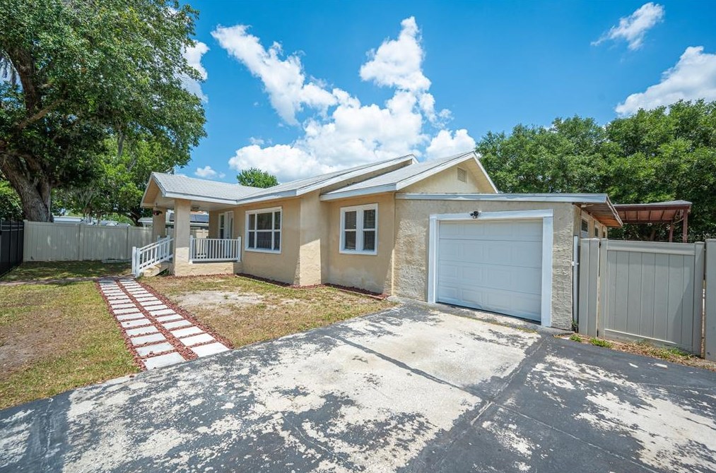 312 Burbank Ave, Lakeland FL  33801-2411 exterior