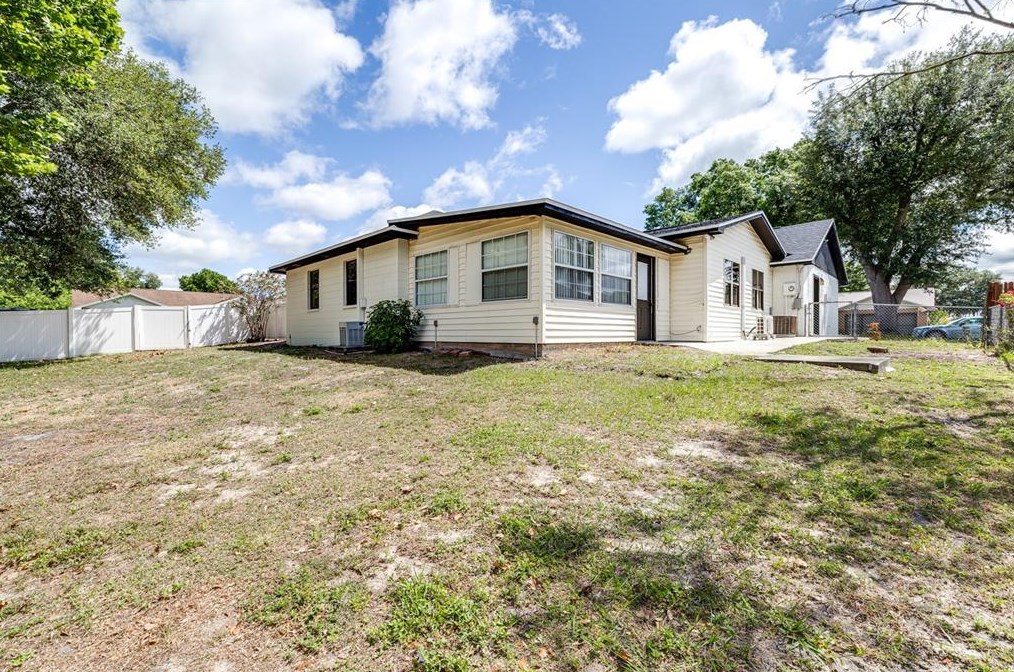 6105 Frk Ct, Lakeland FL 33809-1433 exterior