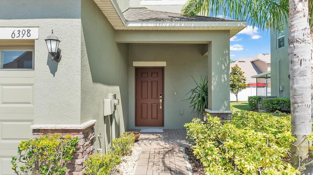 6398 Torrington Cir, Lakeland FL  33811-1837 exterior