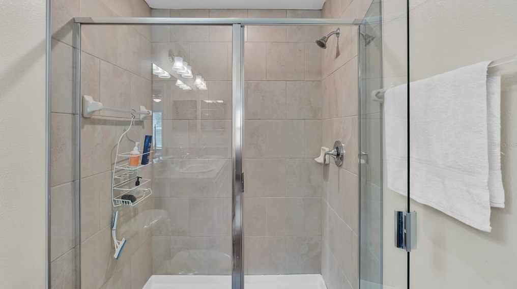 6398 Torrington Cir, Lakeland FL  33811-1837 exterior