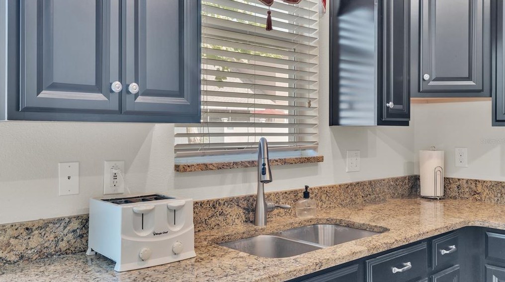 6398 Torrington Cir, Lakeland FL  33811-1837 exterior