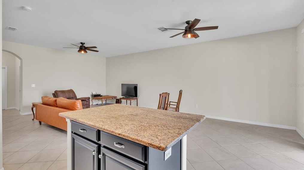 6398 Torrington Cir, Lakeland FL  33811-1837 exterior