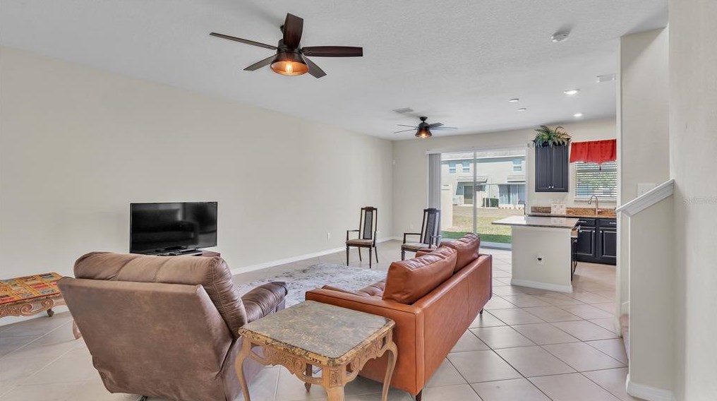 6398 Torrington Cir, Lakeland FL  33811-1837 exterior