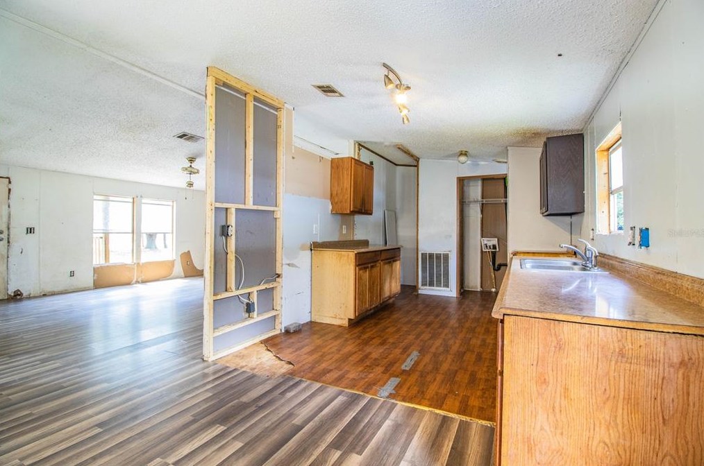 6417 Glen Meadow Dr, Lakeland FL  33810-5850 exterior