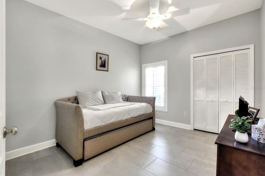 6805 Lake Eaglebrooke Dr, Lakeland FL  33813-5667 exterior