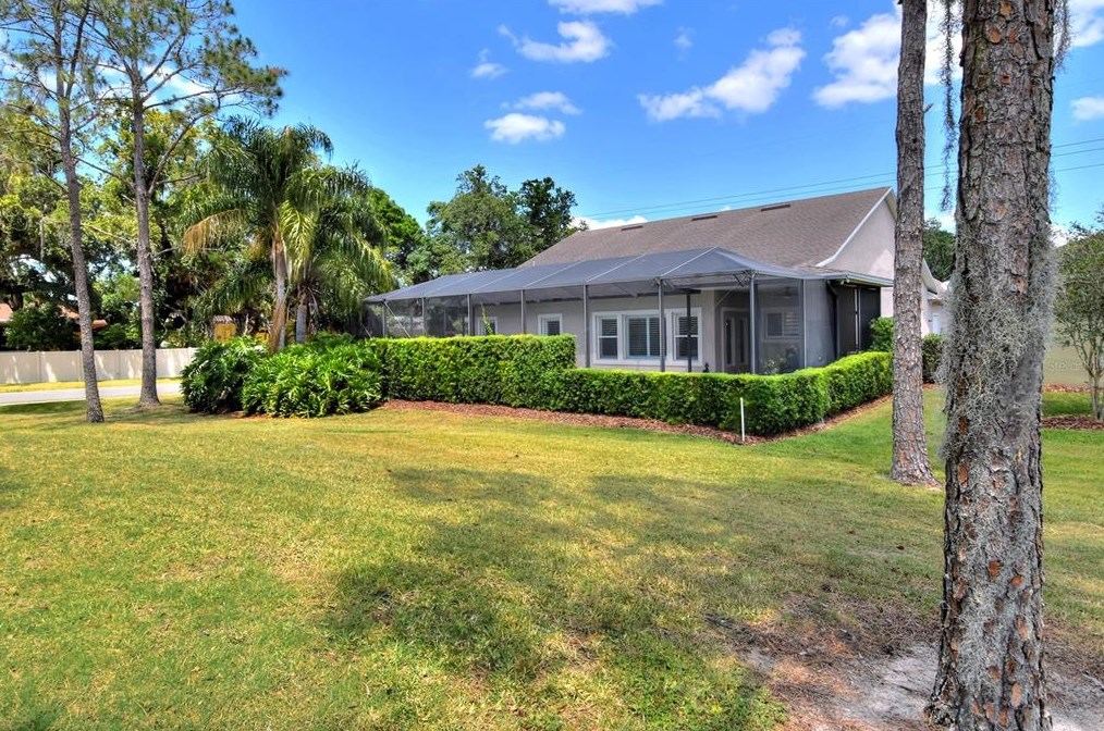 6805 Lake Eaglebrooke Dr, Lakeland FL  33813-5667 exterior