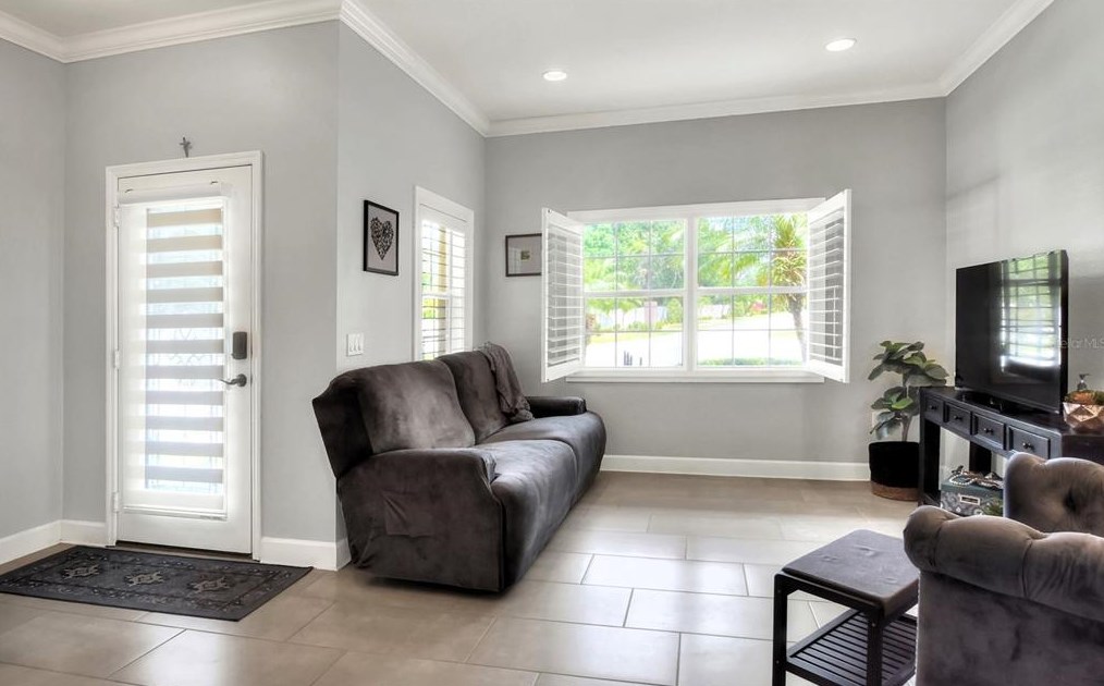6805 Lake Eaglebrooke Dr, Lakeland FL  33813-5667 exterior
