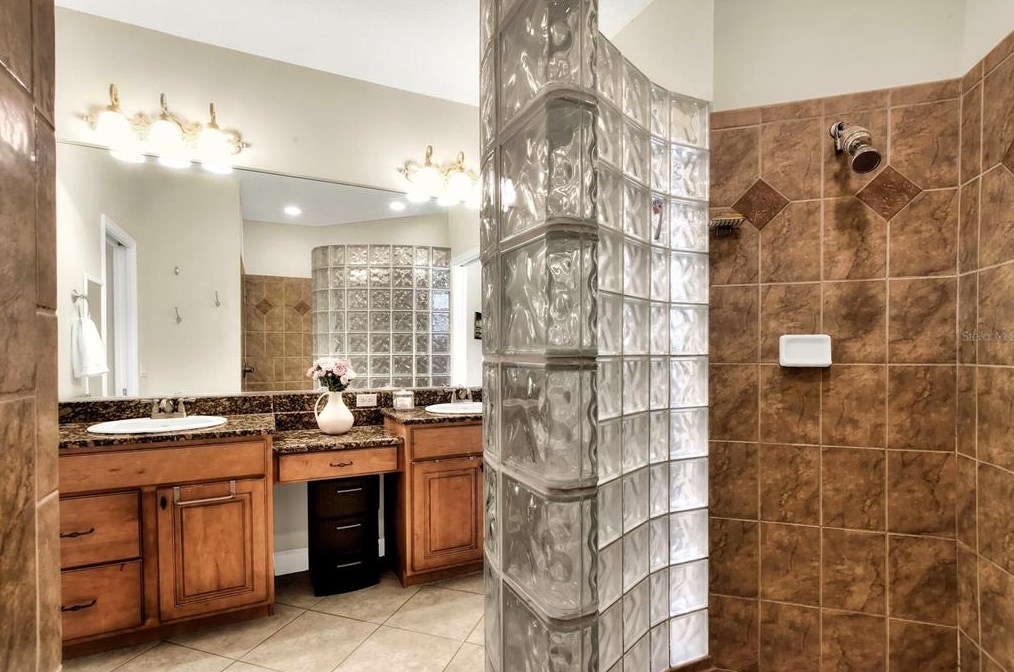 6805 Lake Eaglebrooke Dr, Lakeland FL  33813-5667 exterior