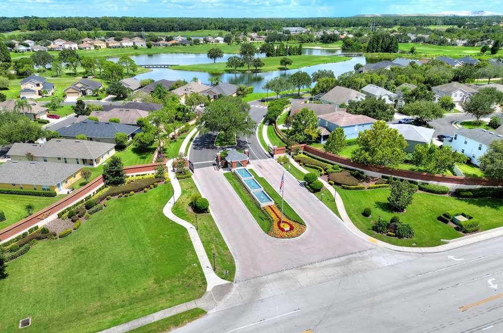 6805 Lake Eaglebrooke Dr, Lakeland FL  33813-5667 exterior