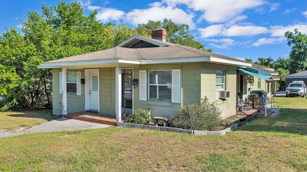 320 Hibiscus Dr, Lakeland FL  33803-2915 exterior