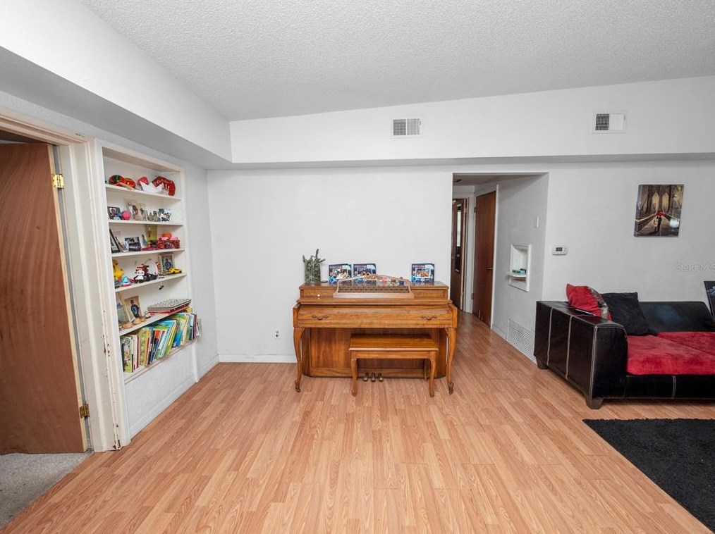 411 Longfellow Blvd, Lakeland FL  33801-2450 exterior