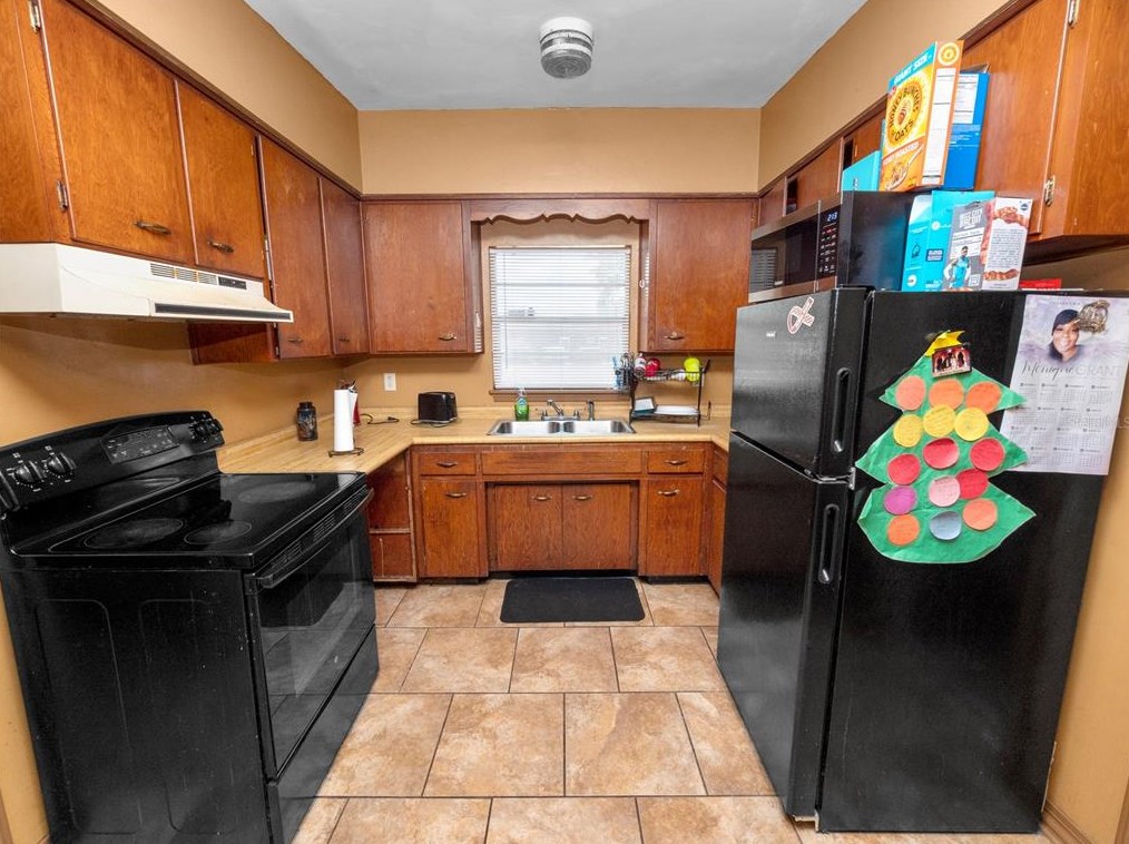 411 Longfellow Blvd, Lakeland FL  33801-2450 exterior
