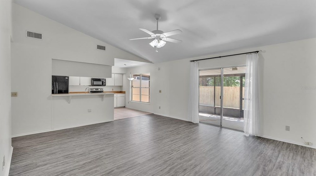 5015 Cimarron Dr, Lakeland FL  33813-2552 exterior