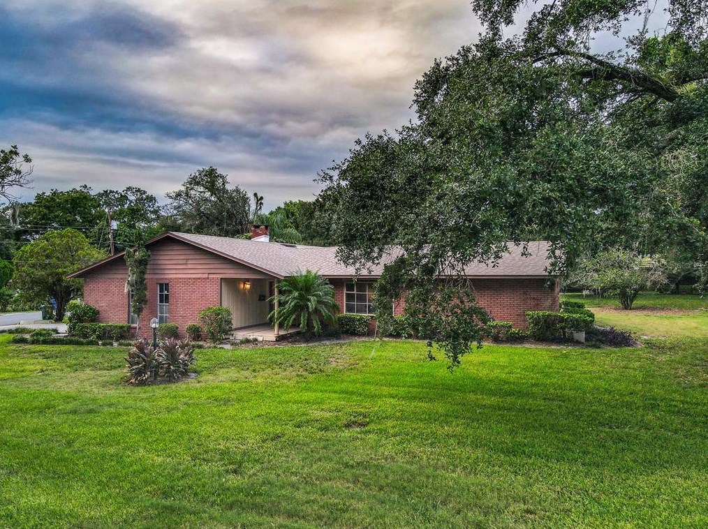 1941 Lavon St, Lakeland FL  33805-2541 exterior