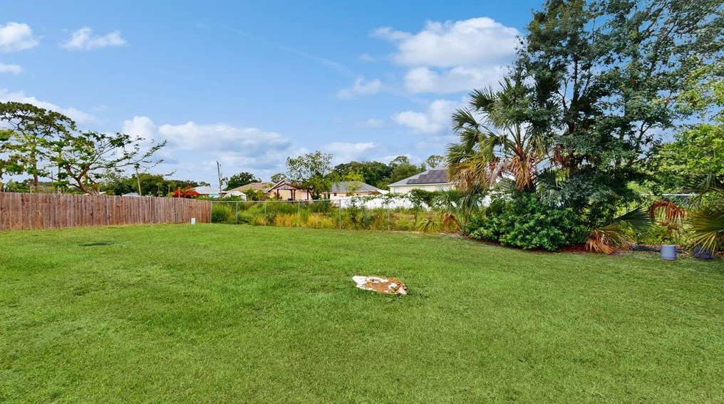 1053 Zambrana St, Melbourne FL 32909-5272 exterior