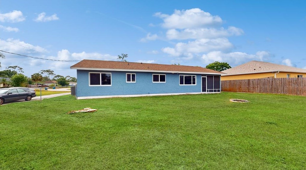 1053 Zambrana St, Melbourne FL 32909-5272 exterior