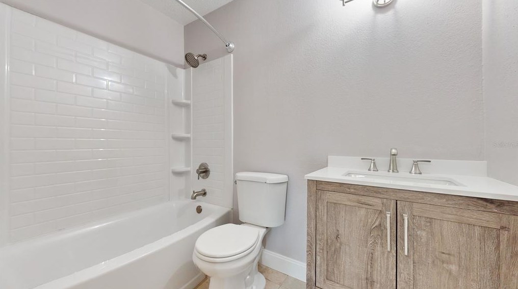 1053 Zambrana St, Melbourne FL 32909-5272 exterior