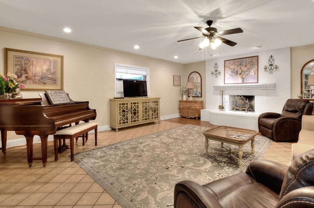 6620 Tula Ln, Lakeland FL  33809-4320 exterior