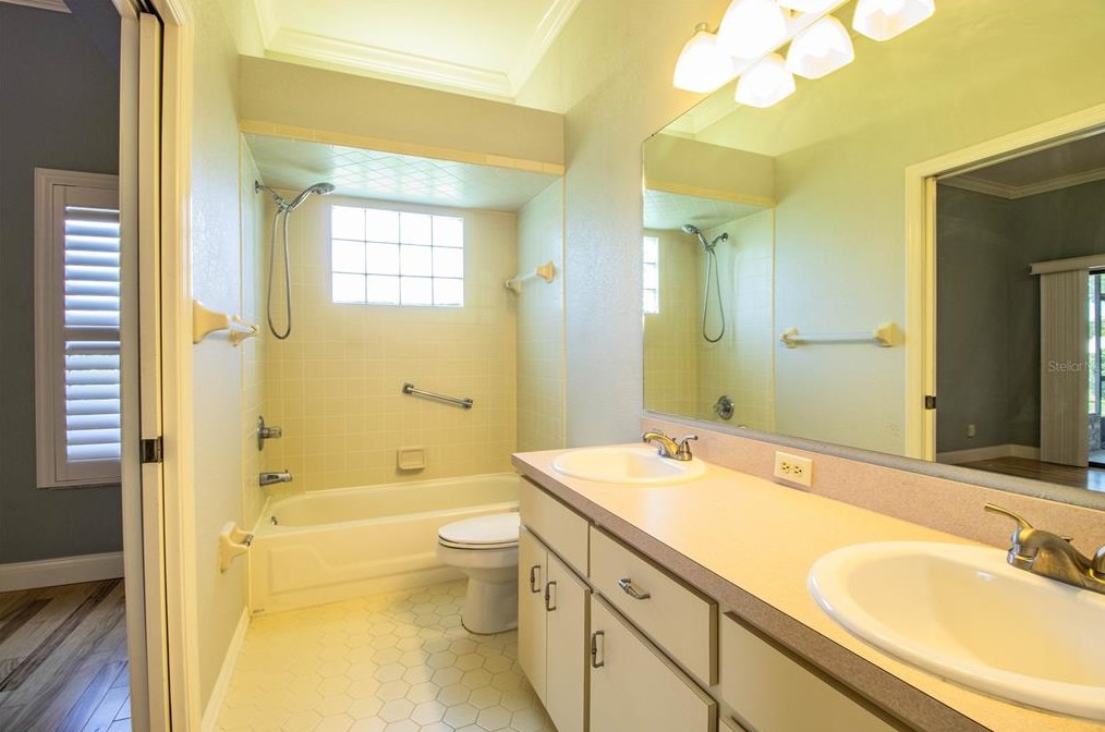 763 Martinique Cir, Lakeland FL  33803-5629 exterior