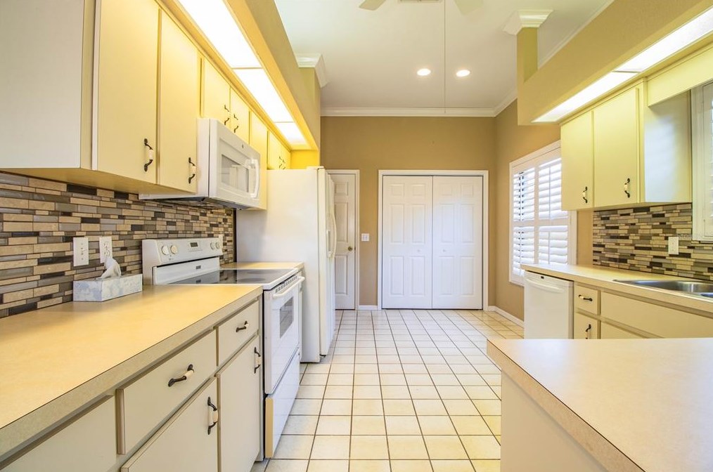 763 Martinique Cir, Lakeland FL  33803-5629 exterior