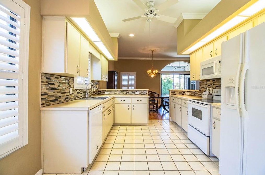 763 Martinique Cir, Lakeland FL  33803-5629 exterior