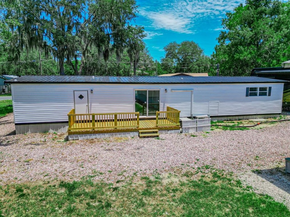 4418 Sunnyside Dr, Fruitland Park FL  34731-5609 exterior