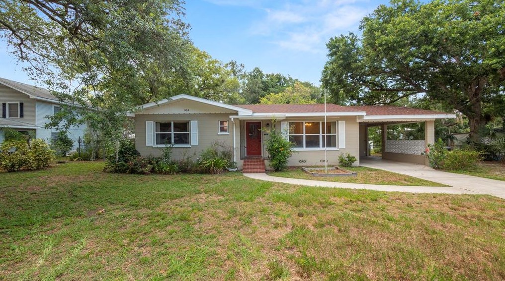 924 Lowell St, Lakeland FL  33805-3046 exterior