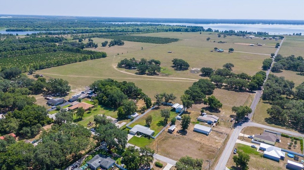 4926 Dunn Rd, Lakeland FL  33812-4233 exterior