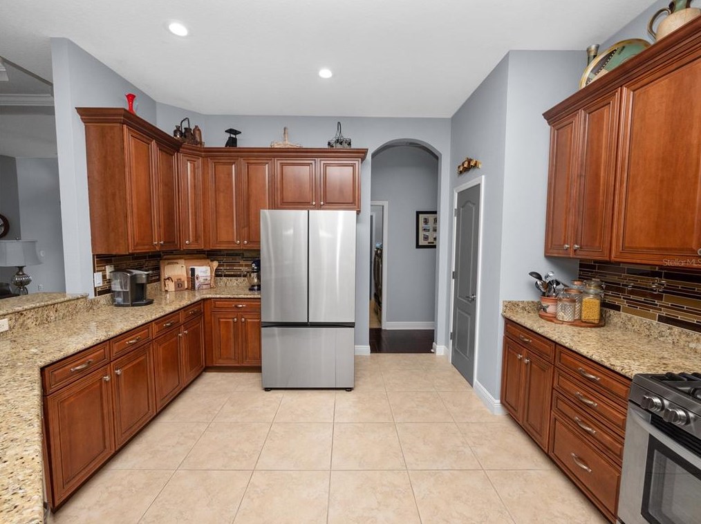 800 Osprey Lndg Dr, Lakeland FL 33813-4686 exterior