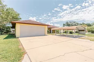 180 Lakeview Dr, Haines City, FL 33844 - Photo 1