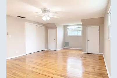 5260 42nd Street S, Saint Petersburg, FL 33711 - Photo 5