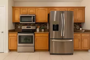 7018 Cascades Ct, Lakeland, FL 33813 - Photo 3