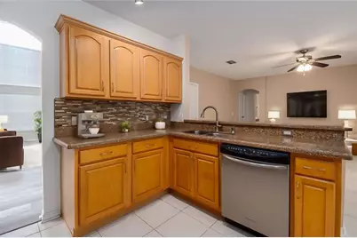 7018 Cascades Court, Lakeland, FL 33813 - Photo 9