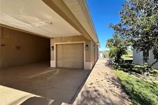 1015 Crossroads Dr, Polk City, FL 33868 - Photo 5
