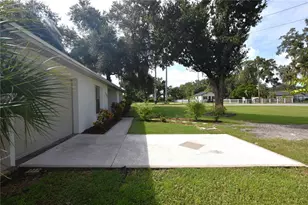 1065 Jordan Rd, Lakeland, FL 33811 - Photo 3