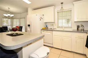 23 Queen of Waters St, Lake Wales, FL 33898 - Photo 3