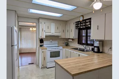 1007 Forest Lake Drive, Lakeland, FL 33809 - Photo 3