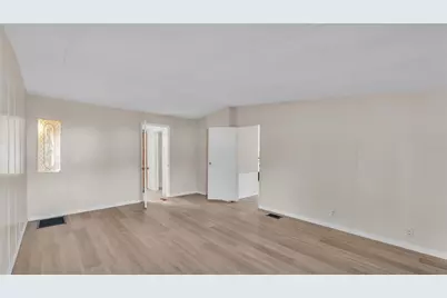 8638 Gibson Oaks Drive, Lakeland, FL 33809 - Photo 9