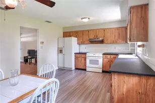 6070 Hilltop Ln E, Lakeland, FL 33809 - Photo 13