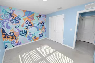 8009 Sail Clover Ln, Zephyrhills, FL 33540 - Photo 13