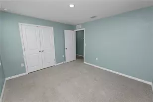 8009 Sail Clover Ln, Zephyrhills, FL 33540 - Photo 27