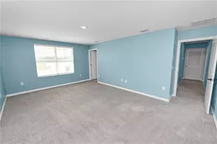 8009 Sail Clover Ln, Zephyrhills, FL 33540 - Photo 21