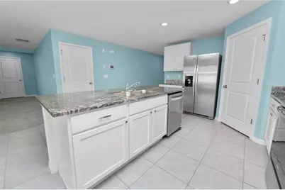 8009 Sail Clover Lane, Zephyrhills, FL 33540 - Photo 5