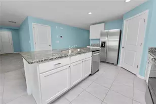 8009 Sail Clover Ln, Zephyrhills, FL 33540 - Photo 5