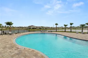 8009 Sail Clover Ln, Zephyrhills, FL 33540 - Photo 43