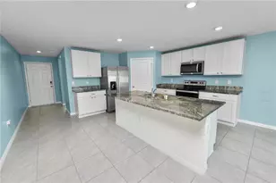 8009 Sail Clover Ln, Zephyrhills, FL 33540 - Photo 3