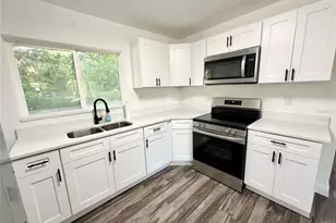 2527 Dons Pl, Lakeland, FL 33801 - Photo 5